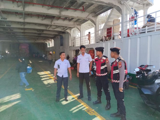 
 Jaga Kamtibmas Tetap Kondusif, Tim Patroli Kota Sat Samapta Polres Bone, Laksanakan Patroli KRYD