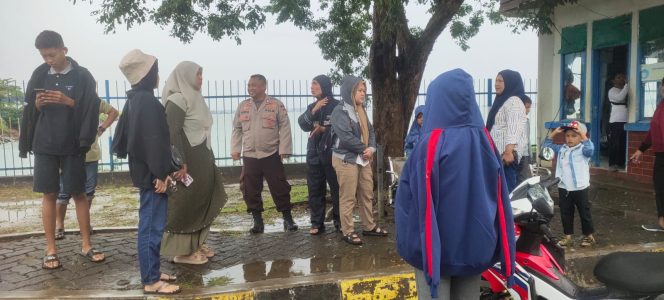 
 Beri Edukasi Keselamatan, Personil Temui Pengguna Jasa