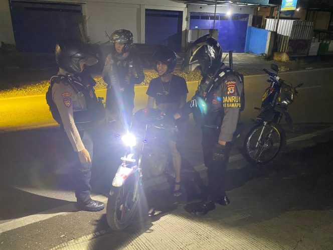 
 Ciptakan Kamtibmas Yang Kondusif, Unit Patroli Presisi Sat Samapta Polres Bone Rutin Patroli Tempat Rawan Aksi Balapan Liar