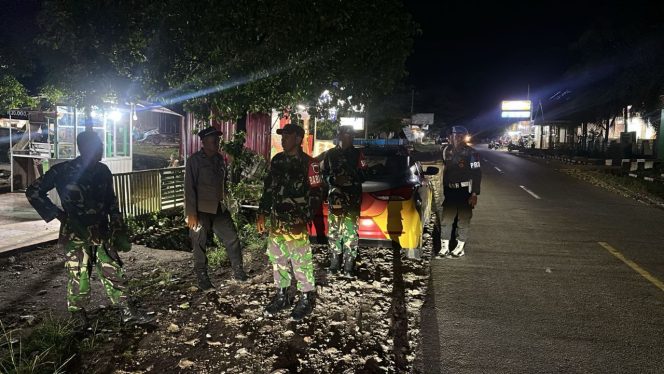 
 Waka Poksek Pimpin Patroli Biru , Demi Jaga Situasi Kamtibmas   Polres Bone