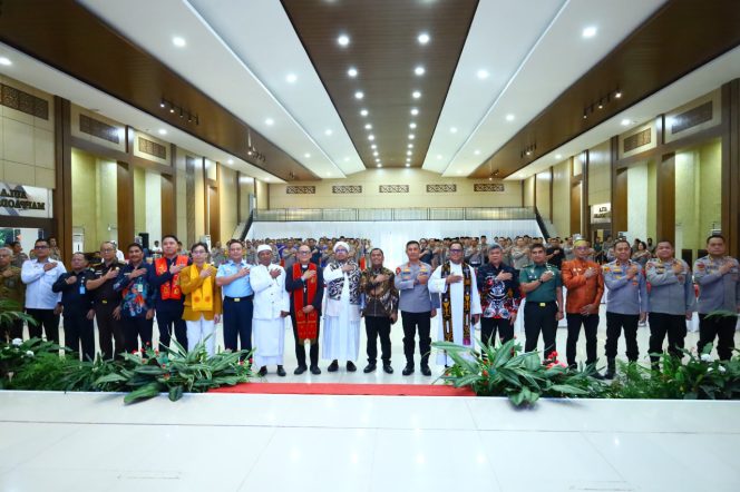 
 Polda Sulsel Gelar Doa Bersama Lintas Agama dalam Rangka Peringatan Hari Bhayangkara ke-79