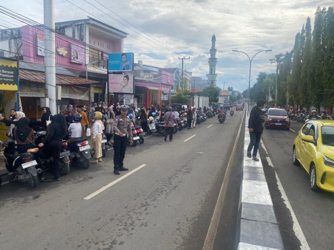 
 Commander Wish Sore Satlantas Polres Bone Antisipasi Kepadatan Lalu Lintas