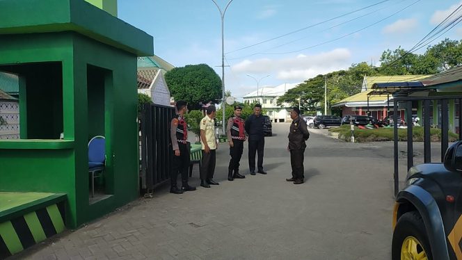 
 Personil Patko Sat Samapta Polres Bone Rutin Laksanakan Sambang dan berikan Himbauan Kamtibmas