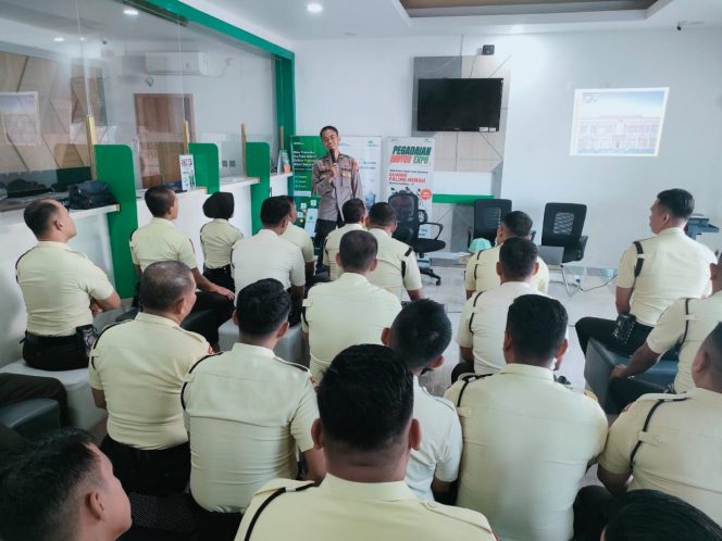 
 Penyuluhan Bahaya Narkoba kepada Satpam PT. Pegadaian Cabang Bone oleh Polres Bone