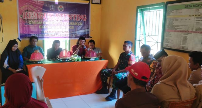
 Bhabinkamtibmas Hadiri Musdes Penyusunan RKPDes dan Rembuk Stunting di Desa Matampawalie
