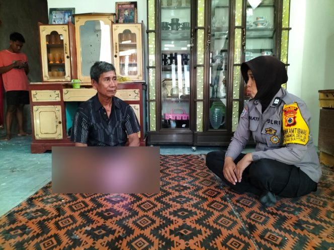 
 Bhabinkamtibmas Desa Lea Tekankan Pentingnya Keamanan Lingkungan saat Sambang