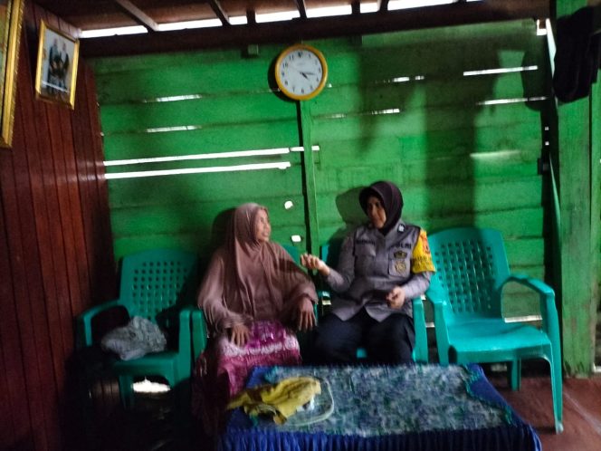 
 Sambang Sebagai Kegiatan Rutin Ibu Bhabin Untuk Kamtibmas yang Kondusif
