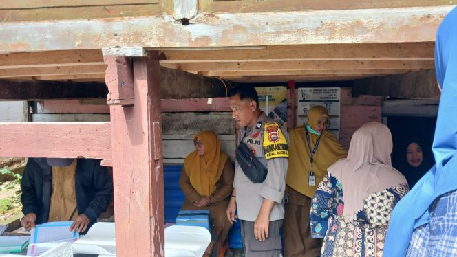 
 Sentuhan Kemanusiaan Polri, Hadir Saat Warga Periksa Kesehatan