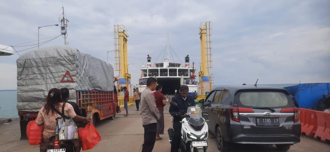 
 Jaga Situasi Keamaanan Tetap Kondusif, Temui Pengguna Jasa Beri Himbauan Kamtibmas