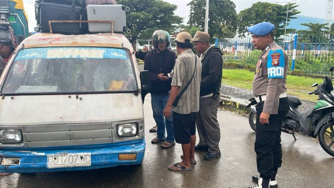 
 Keberangkatan Kapal, Personil Lakukan Pelayanan Dan Pengamanan