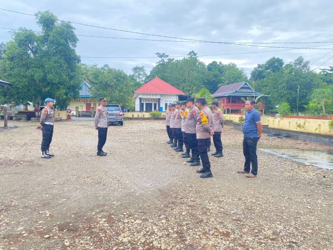 
 Kapolsek Awangpone Berikan Arahan kepada Bhabinkamtibmas Terkait Antisipasi Dampak Curah Hujan Tinggi