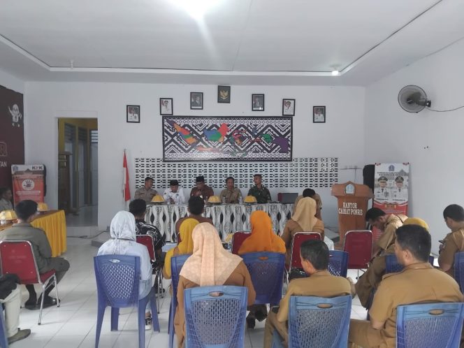 
 Rakor persiapan HUT RI ke 80 dikantor kecamatan Ponre, dihadiri oleh Kapolsek Ponre