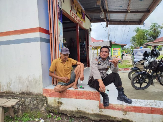 
 ‎Sambangi Warga, Personil Polsek Cenrana Laksanakan Patroli Dialogis.