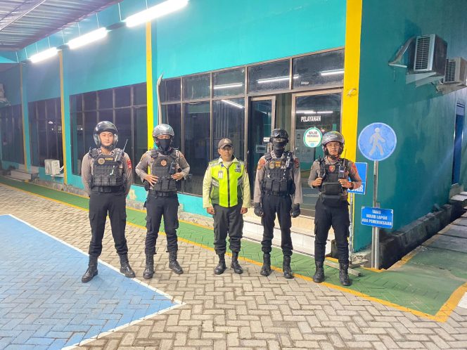 
 Rutin Laksanakan Patroli KRYD, Personil Sat Samapta Pastikan Kab. Bone Aman dan Kondusif