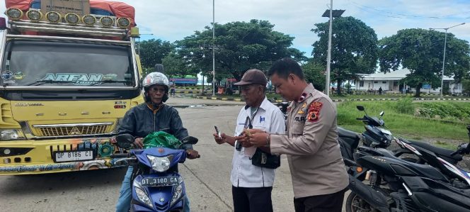 
 Keberangkatan Kapal, Personil Lakukan Pelayanan Dan Pengamanan