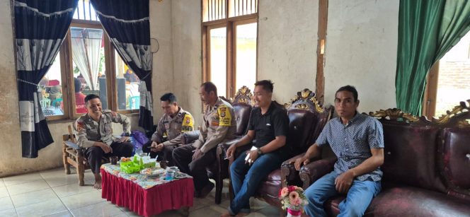 
 Bhabinkamtibmas Polsek Ponre melaksanakan DDS didesa Binaannya, wujudkan Polri dekat dengan masyarakat