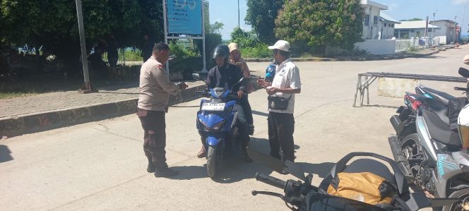 
 Keberangkatan Kapal, Personil Lakukan Pelayanan Dan Pengamanan