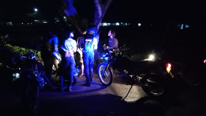 
 Wujudkan Kota Watampone Aman Kondusif, Tim Patroli Presisi Sat Samapta Tingkatkan Patroli Blue Ligth