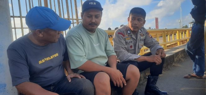 
 Pastikan Situasi Kondusif Sebelum Keberangkatan Kapal, Personil Lakukan Pengamanan