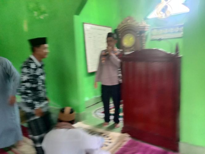 
 Mesjid Adalah Sasaran Jumat Curhat Iptu H.Yulhaidir  Polsek Tonra Polres Bone