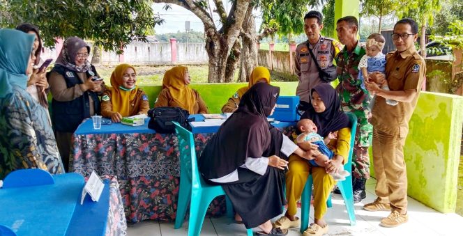 
 Pemantauan Kegiatan Posyandu Balita di Desa Talungeng, Bhabinkamtibmas Hadir Dampingi Warga