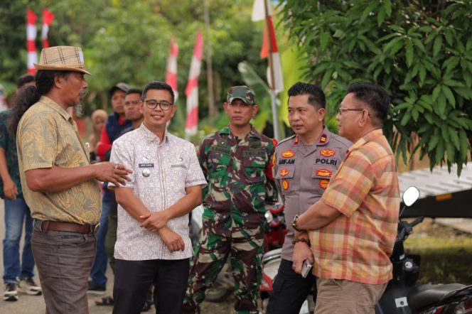 
 Kapolsek Barebbo dan Camat Barebbo Silaturahmi ke Rumah Andi Marwan Petta Gading Bahas Persiapan HUT RI ke-80