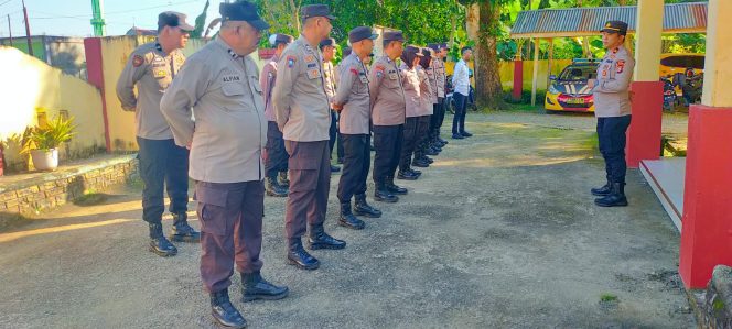 
 Kapolsek Barebbo Iptu Muhammad Arif .SH Pimpin Apel Pagi, Tegaskan Komitmen Hindari Narkoba dan Judi Online