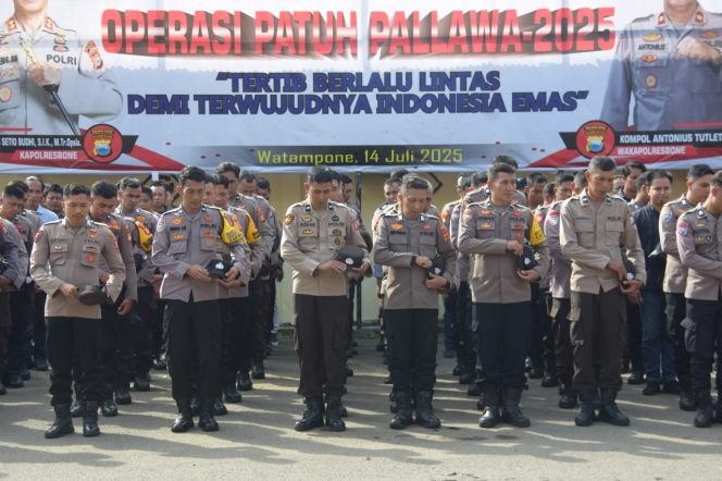 
 Bidpropam Polda Sulsel Gelar Gaktibplin di Polres Bone, Kapolres Tegaskan Komitmen Tertib dan Disiplin Personel