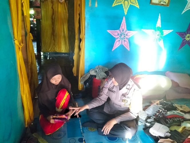 
 Sambang Bhabinkamtibmas Berikan Arahan Kepada Warga Terkait Kamtibmas