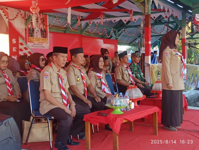 
 Kapolsek Tellu Siatting Hadiri Upacara Perintahan HUT Pramuka di Lapangan Tokaseng