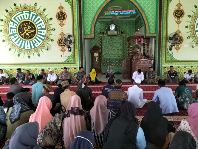 
 Aiptu H. Sulihim Hadiri Peringatan Maulid Nabi di Masjid Jami’ Arrahman Desa Waji