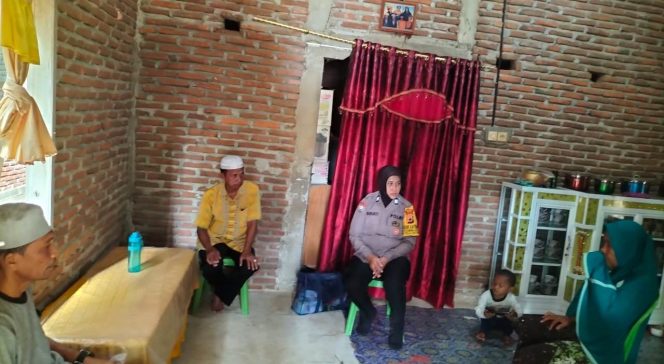 
 Sambang Aiptu Suhati Ciptakan Kedekatan Bhabinkamtibmas Bersama Warga