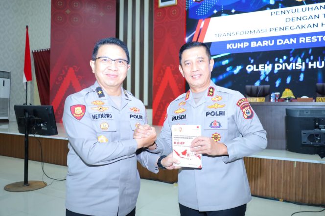 
 Kunjungi Polda Sulsel, Divkum Polri Sosialisasi KUHP Baru dan Restorative Justice