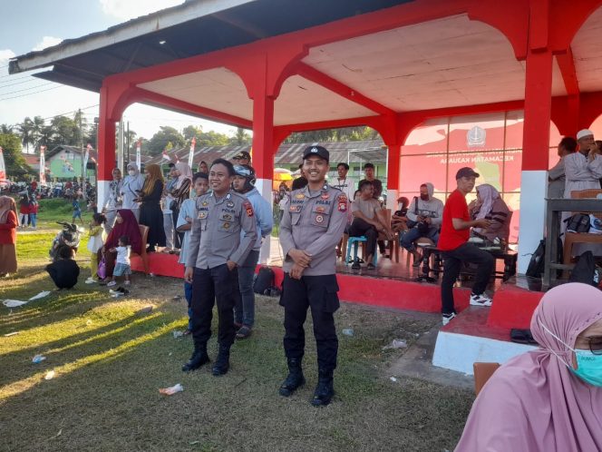 
 Pengamanan Turnamen Sepak Bola oleh Personel Polsek Kajuara