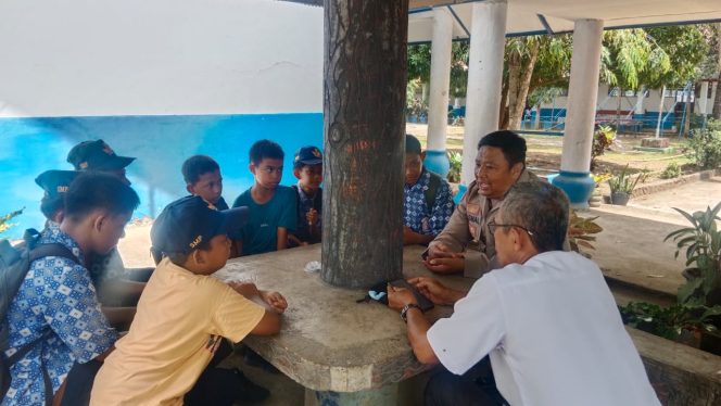 
 Bangun Karakter Positif, Bhabinkamtibmas Beri Penyuluhan Anti-Bullying dan Kanakalan Remaja di SMP Negeri 9 Bone