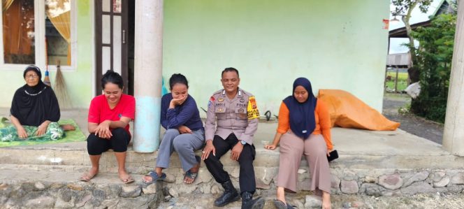 
 Sambangi Warga Binaan, Bhabinkamtibmas Bripka Andi Sudirman Pastikan Kamtibmas Aman Dan Kondusif