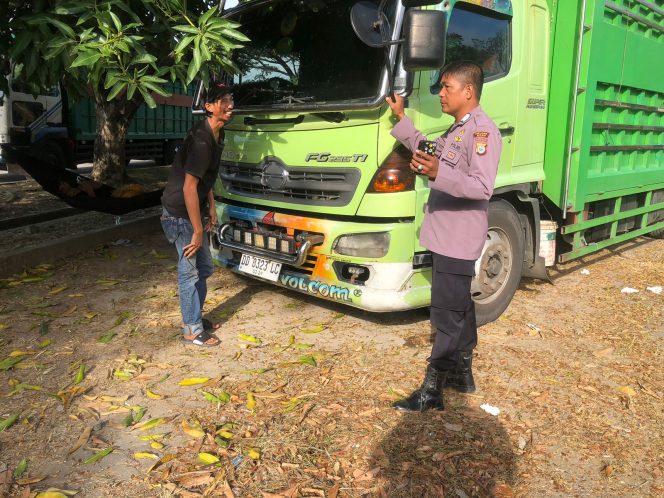 
 Temui Sopir , Pastikan Administrasi Pelayaran Sesuai Prosedur