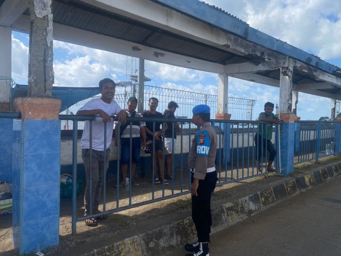 
 Di Rumpdoor Kapal Ferry, Personil Lakukan Pengamanan Dan Pelayanan Saat Keberangkatan Kapal