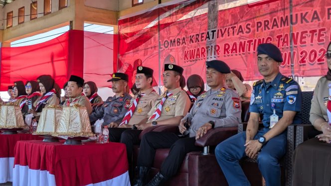 
 Upacara Hari Pramuka, Kapolsek Pelabuhan Hadir Dalam Acara Pembukaan Perkemahan