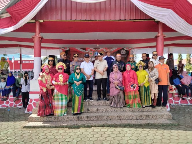 
 Meriah, Wakil Bupati Bone Dan Forkopincam Hadiri Lomba Karnaval Di Kecamatan Mare