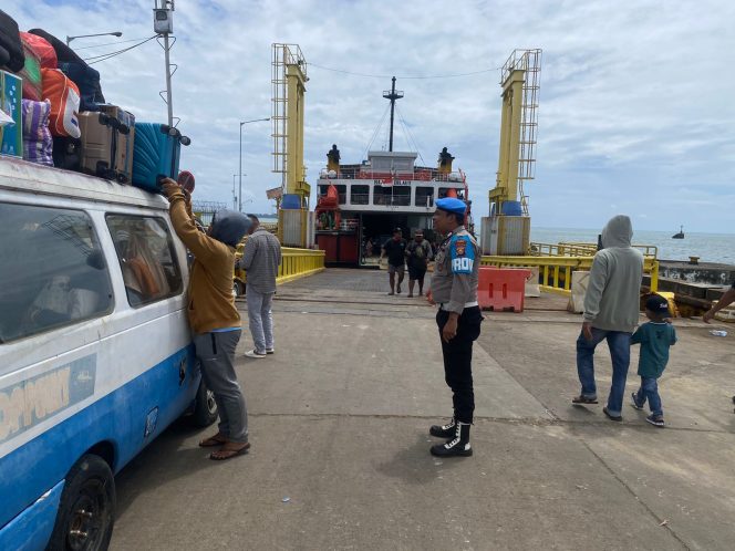 
 Lakukan Pengamanan Dan Pelayanan Saat Keberangkatan Kapal, Beri Rasa Aman Kepada Pengguna Jasa