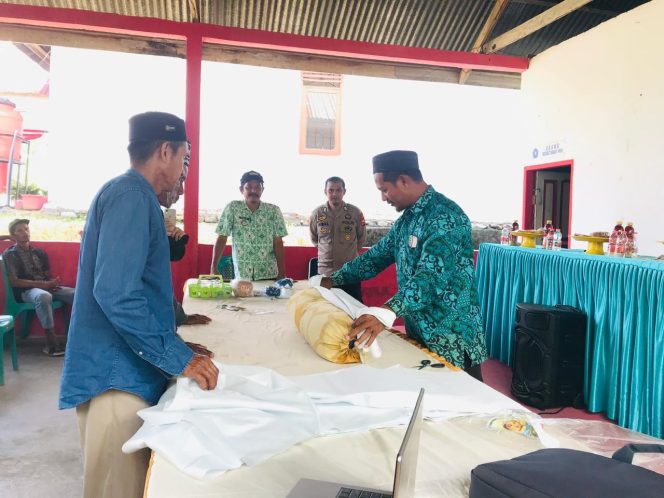 
 Bhabinkamtibmas Desa Karella Hadiri Pelatihan Tata Cara Memandikan Jenazah