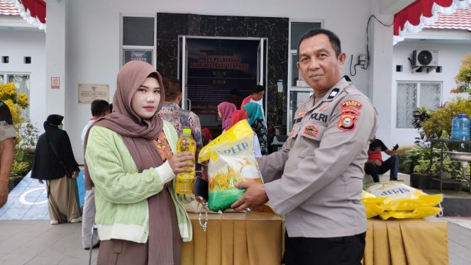 
 Gerakan Pangan Murah di Sibulue Sambut HUT ke-80 RI