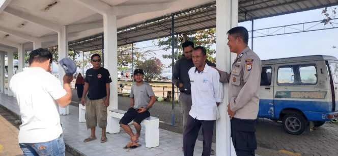 
 Pastikan Situasi Kondusif Sebelum Keberangkatan Kapal, Personil Lakukan Pengamanan