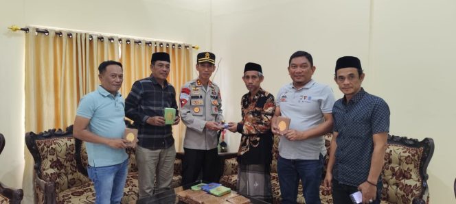 
 Kapolres Bone Laksanakan Kunjungan Silaturahmi ke Pondok Pesantren Al Junaidiyah Biru