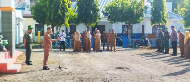 
 Personel Polsek Barebbo Ikuti Apel Gabungan Instansi se-Kecamatan Barebbo, Wujudkan Sinergitas