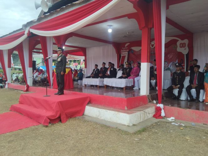 
 Kapolsek Kajuara Hadiri Upacara Penurunan Bendera Merah Putih di lapangan Haji Andi Tappu
