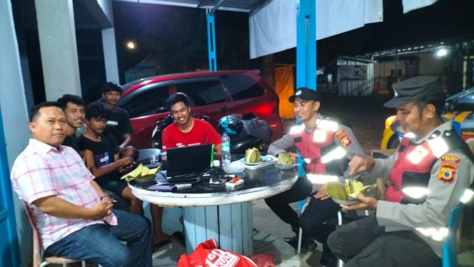 
 Patroli Biru Polsek Barebbo, Sampaikan Pesan Kamtibmas dan Imbau Warga Tak Ikut Demo Terkait Kenaikan Pajak PBB