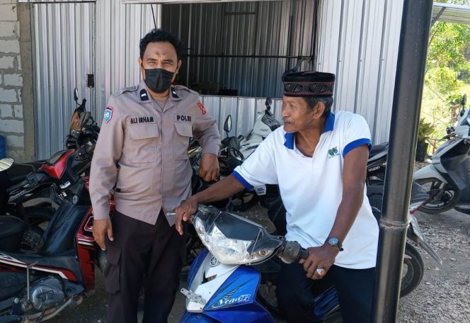 
 Berdialog Bersam Warga Saat Melaksanakan Sambang, Cara Aipda Ali Irham Menjaga Kamtibmas