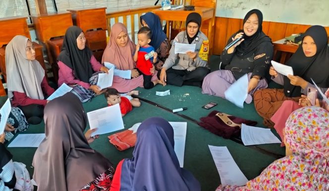 
 Hadiri Kegiatan Majelis Taklim, Aiptu Suhati Lakukan Pembinaan dan Berikan Imbauan Terkait Hukum